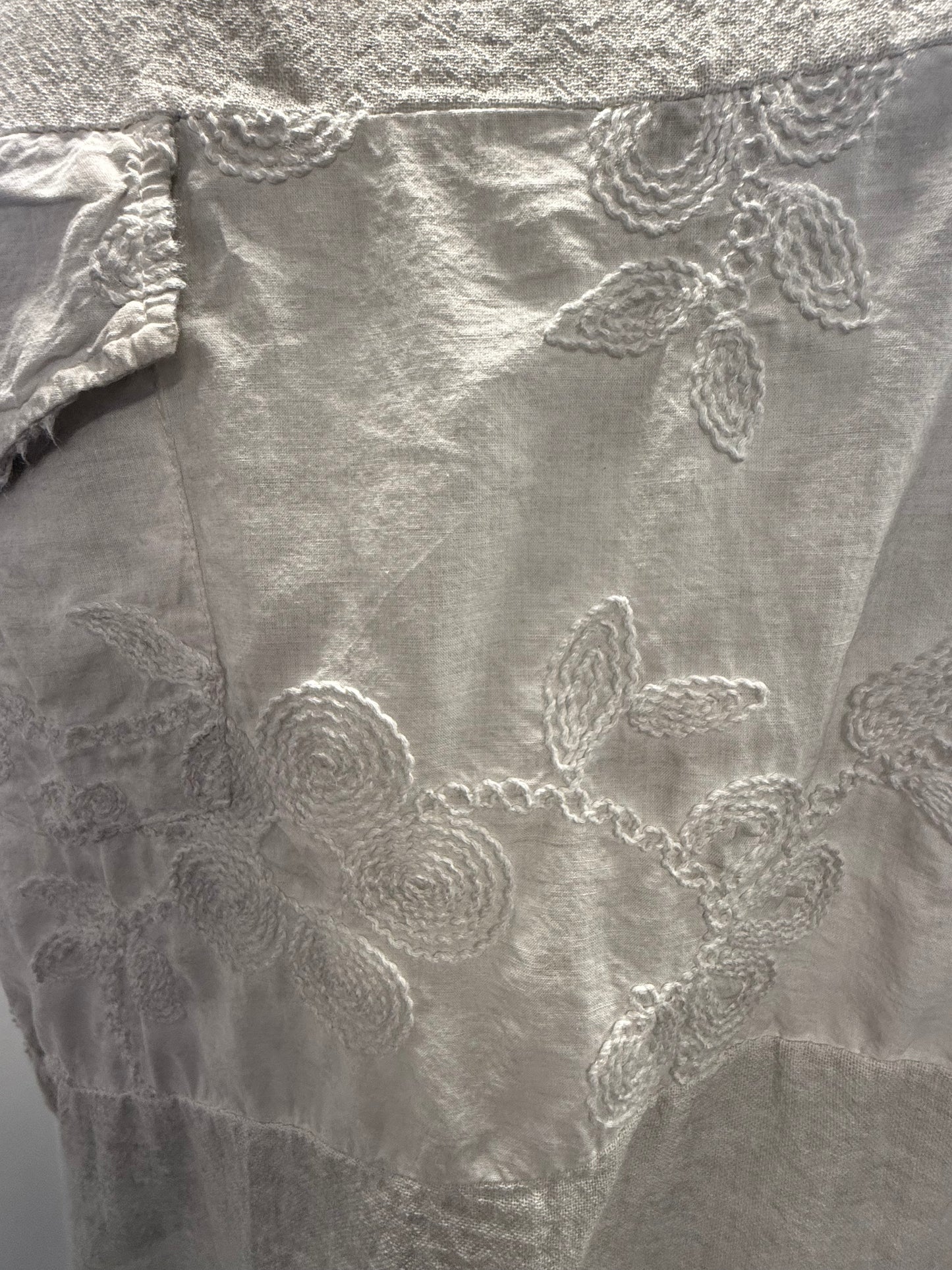 Plus Size Embroidered Floral Stitch Panel T-Shirt