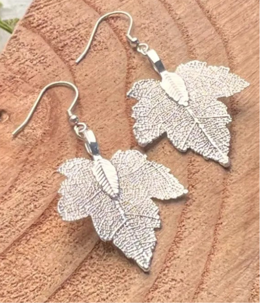 Silver Oak Leaf Filigree Earrings