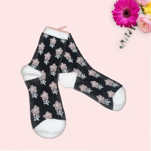 Flowers Print Pattern Socks - Pink and Black