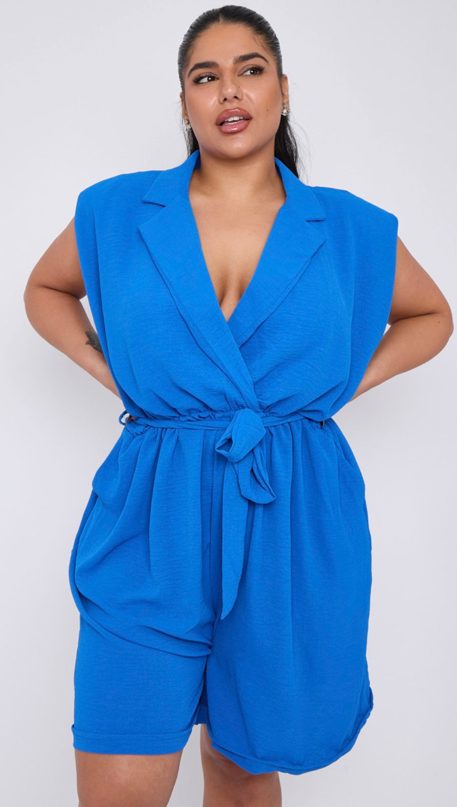 Plus Size Sleeveless Lapel Tie Waist Playsuit With Pockets