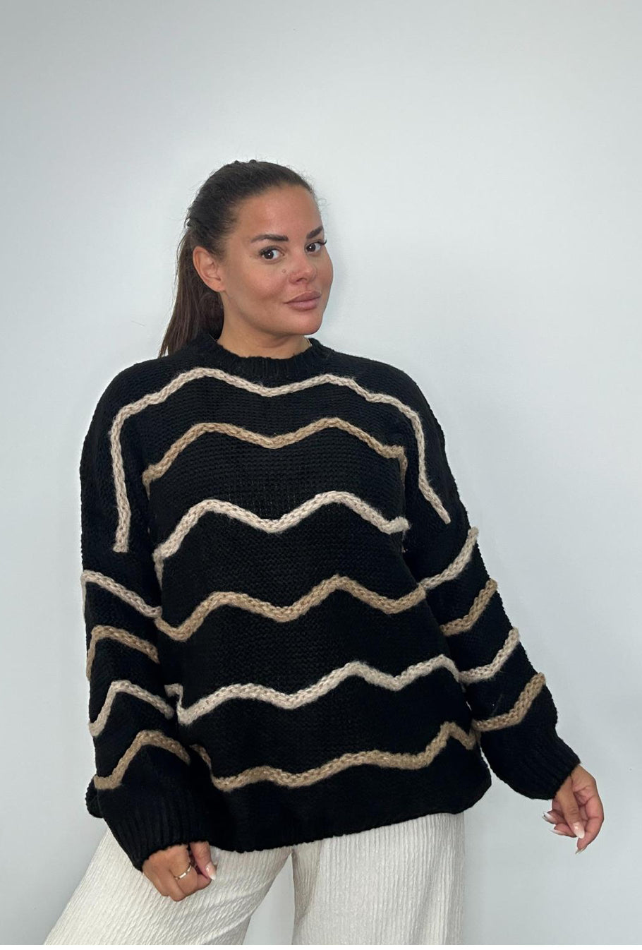 Plus Size Knitted Jumper with Wave Stripe Pattern