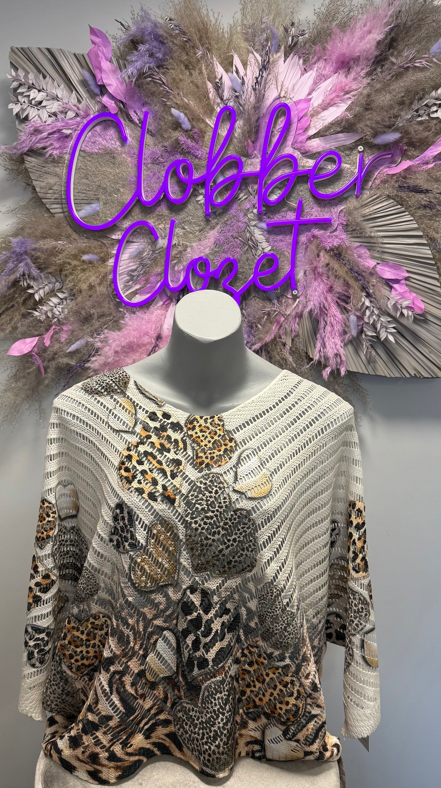 Leopard Heart V Crochet Mesh Knit