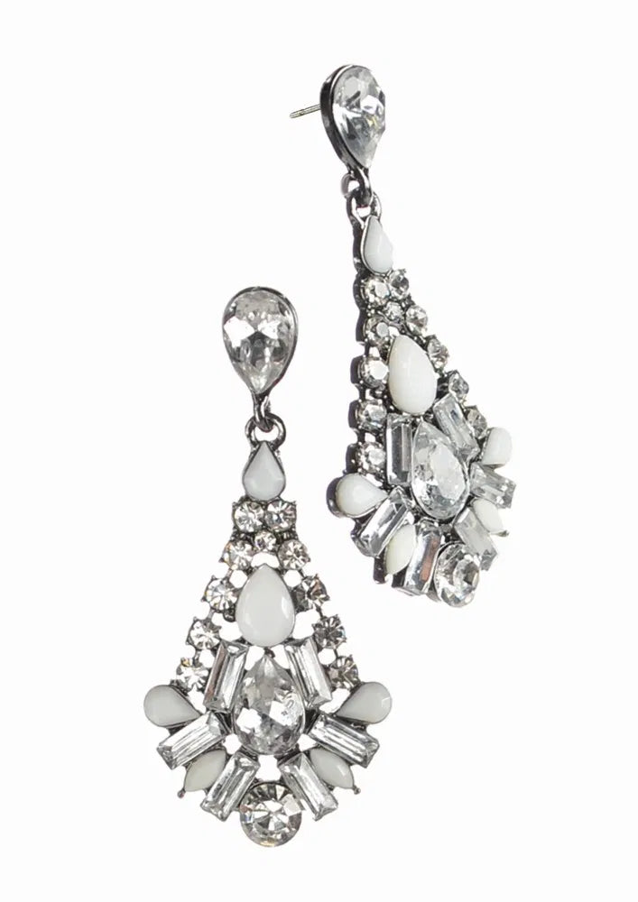 Vintage Style Drops - Winter White/Clear