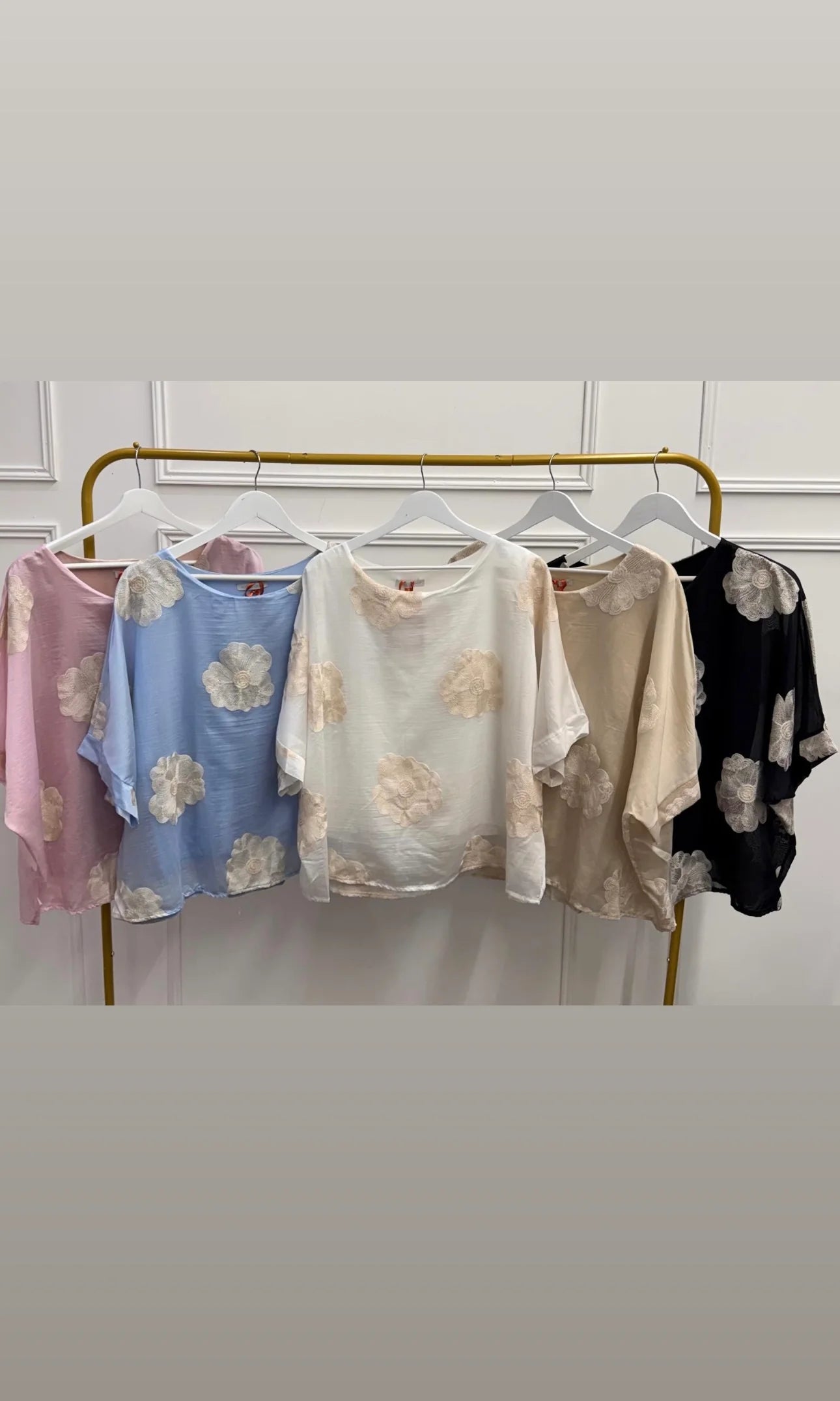Luna Embroidered Flower Top