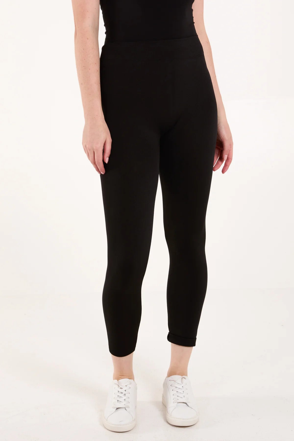 Lizzy - Basic Black Fleeced Leggings - Size Large