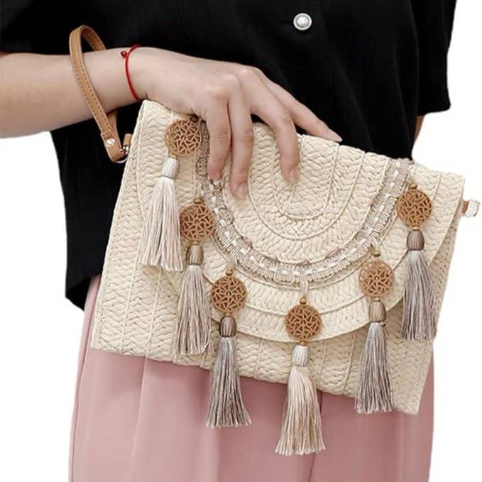 Tassels clutch straw bag