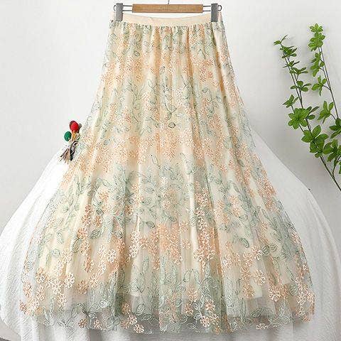 Delicate flowers embellished skirts: Cream