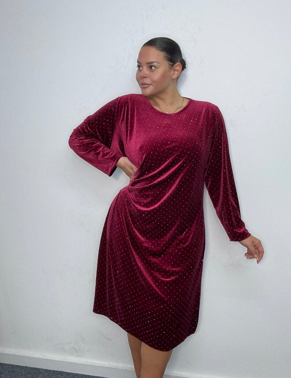 Plus Size Wine Velvet Diamante
Twist Detail Midi Dress