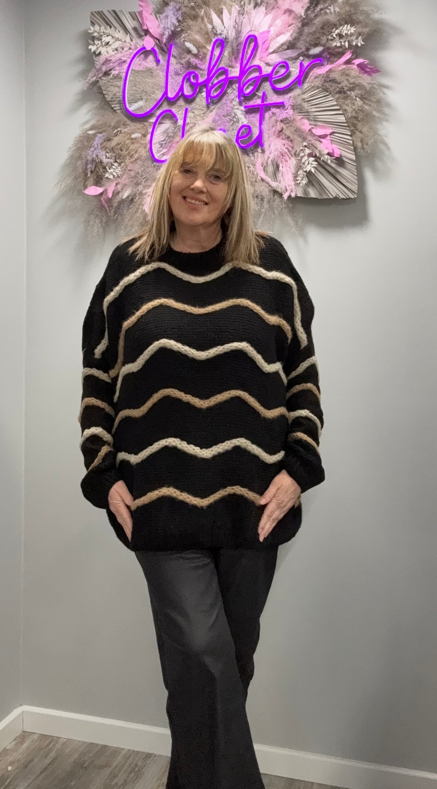 Plus Size Knitted Jumper with Wave Stripe Pattern