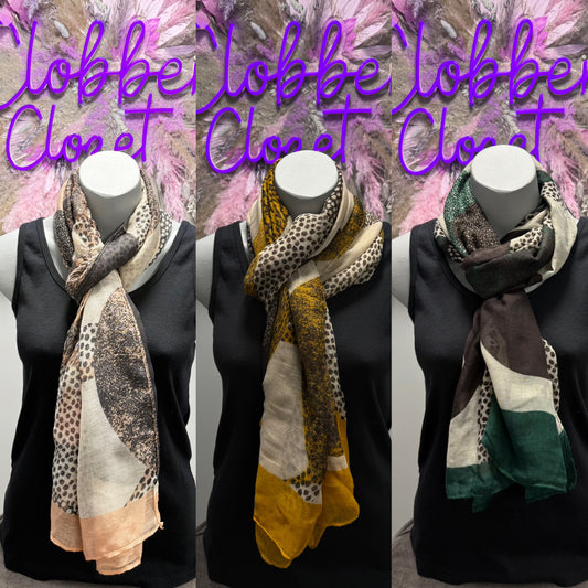 Leopard Dots Print
Scarf