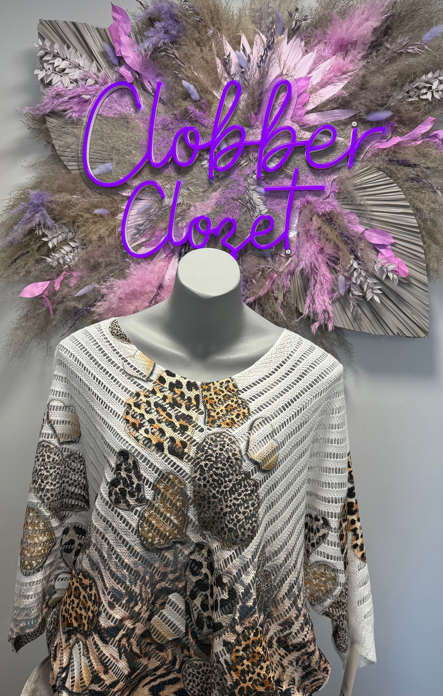 Leopard Heart V Crochet Mesh Knit